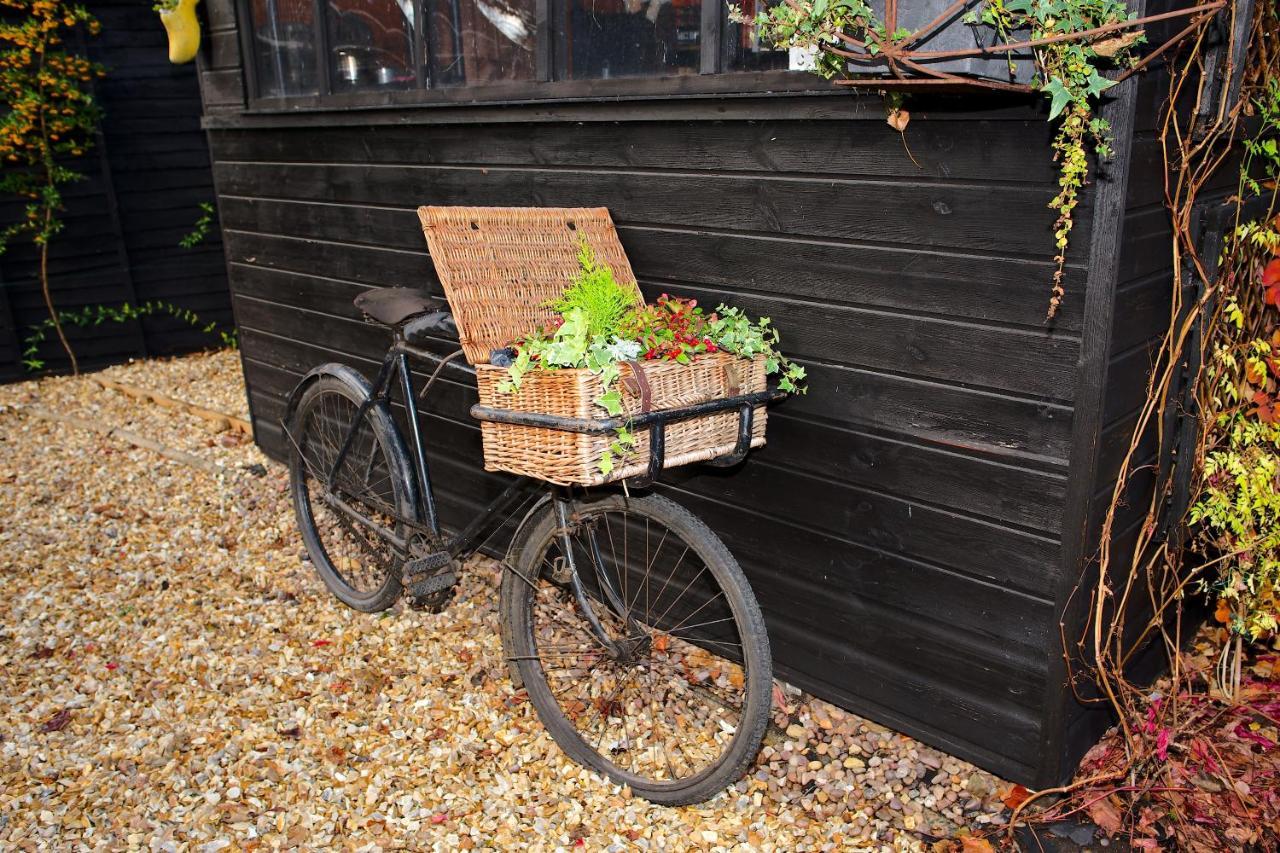 Little Redlands B&B Lincoln Bagian luar foto