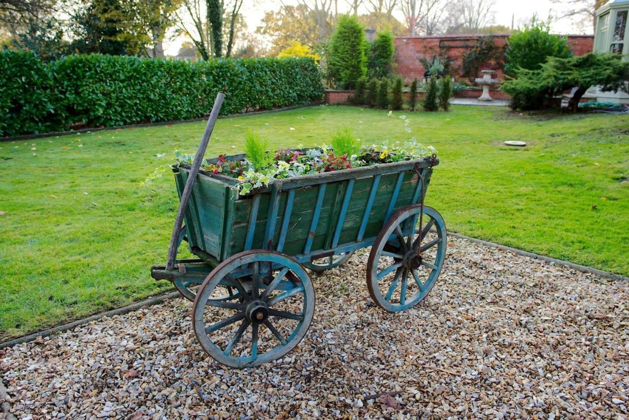 Little Redlands B&B Lincoln Bagian luar foto